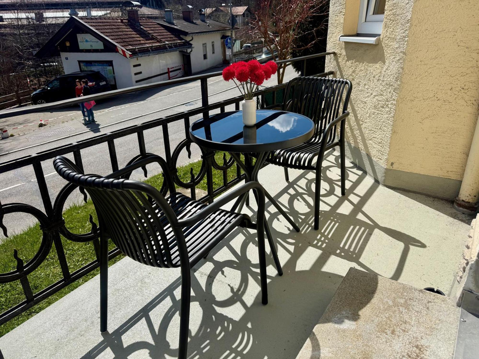 Liebelei Miesbach - Boutique-Apartment Mit Terrasse Im Zentrum Exterior photo
